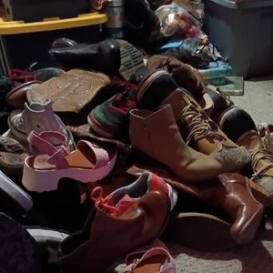 Shoes Live Show $5 Starts Moving Out All Shoes